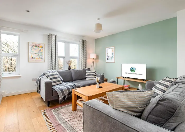 Apartmán Large 5bed Town House-sleeps 9-by Fabaccommodation