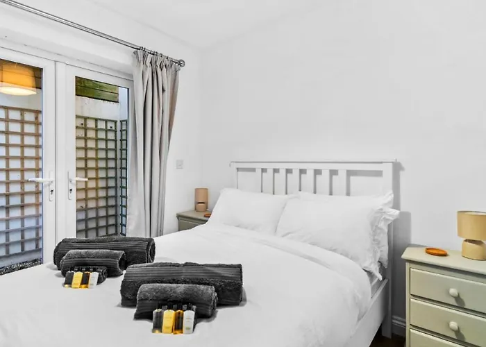 Appartement Large 5bed Town House-sleeps 9-by Fabaccommodation