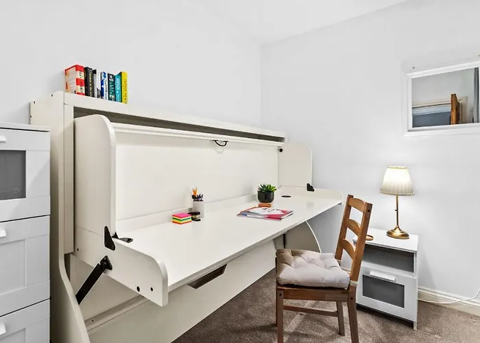 Large 5bed Town House-sleeps 9-by Fabaccommodation Appartement Bristol