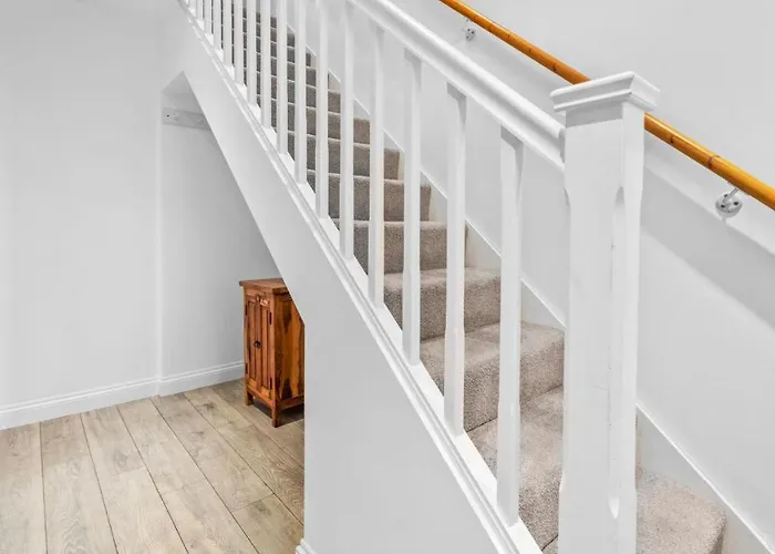 公寓 Large 5bed Town House-sleeps 9-by Fabaccommodation *