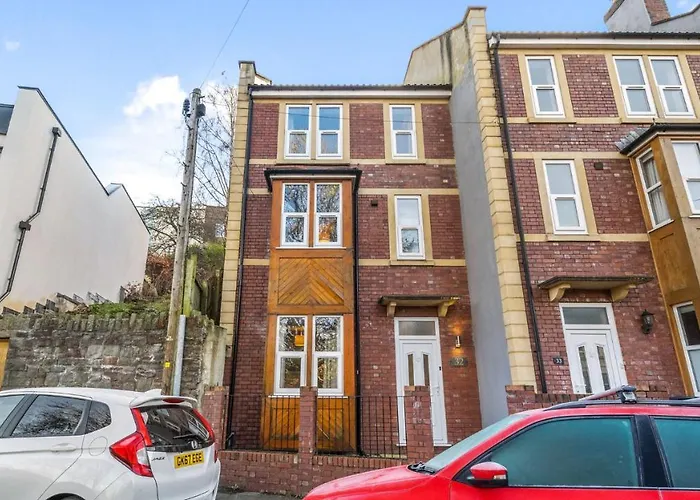 Large 5bed Town House-sleeps 9-by Fabaccommodation Appartement