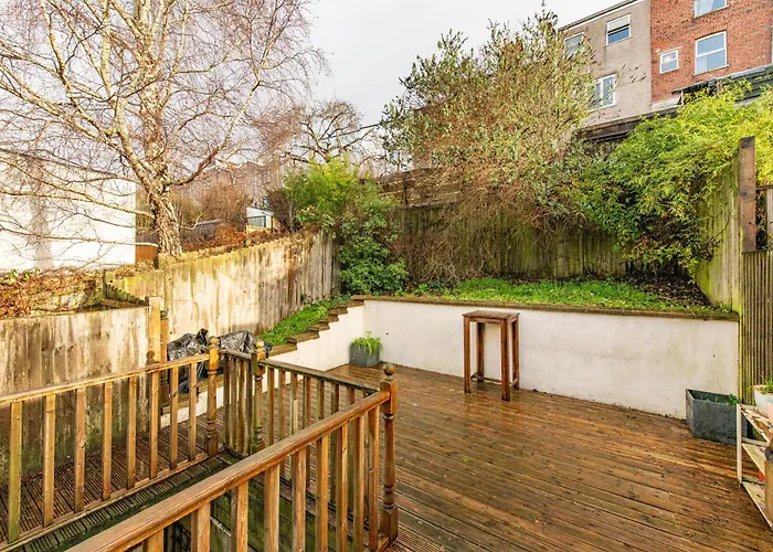 Apartman Large 5bed Town House-sleeps 9-by Fabaccommodation *