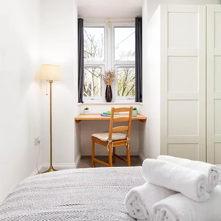 Appartement Large 5bed Town House-sleeps 9-by Fabaccommodation